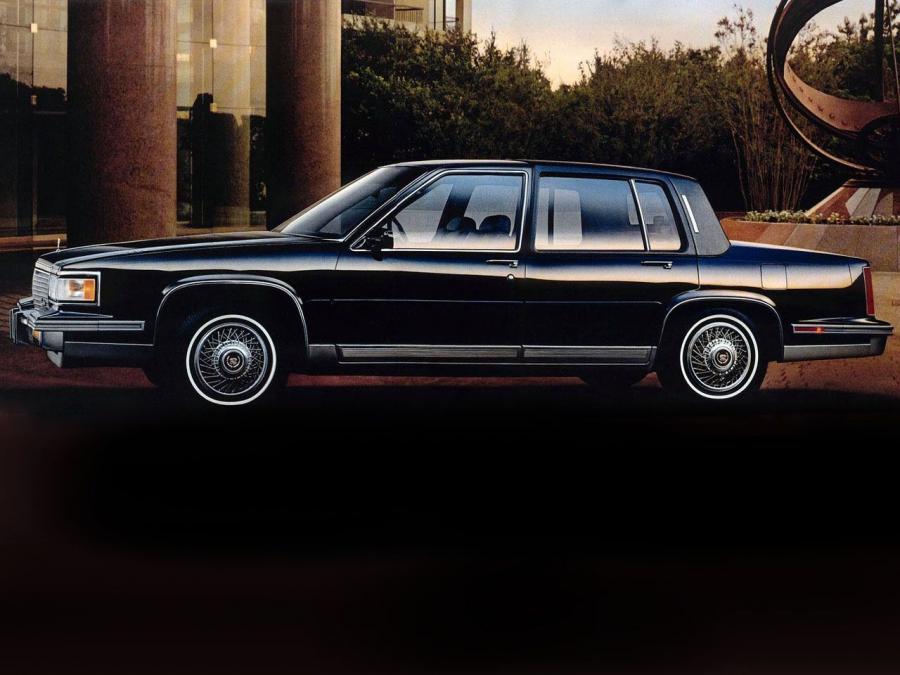  Cadillac Fleetwood 1985 года  (фото 4 из 4)